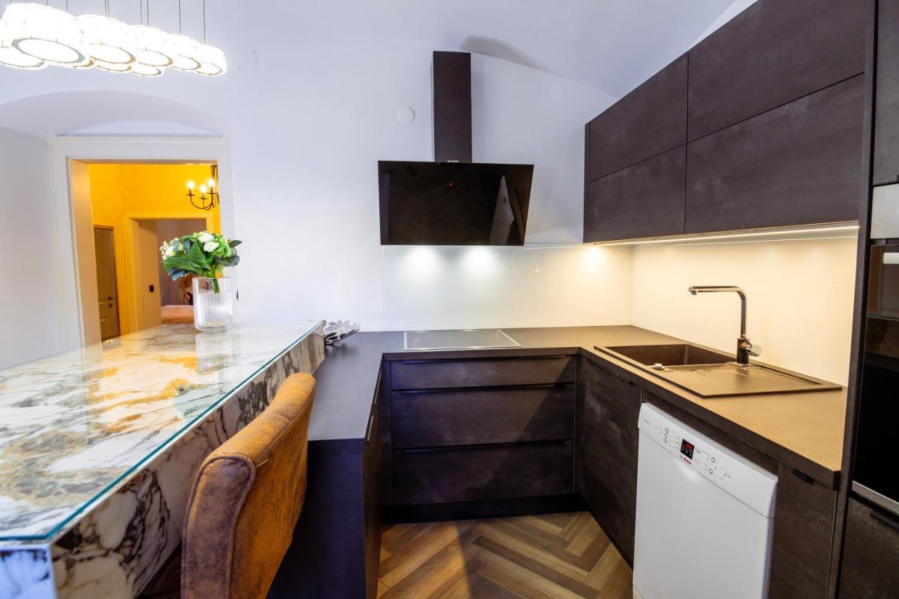 Living Vegova-with Parking Apartment *